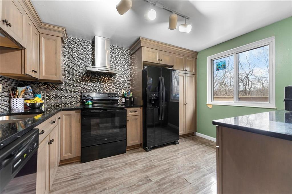 3106 Laurel Ridge Circle Bridgeville, PA 15017 - Photo 9 of 36