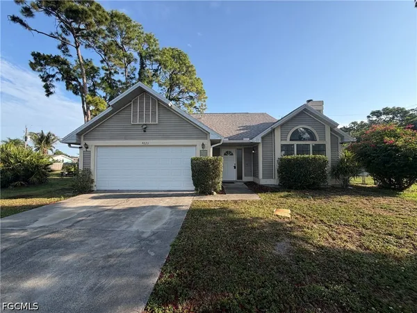 $2,300 | 9225 Pineapple Road, Fort Myers, FL 33967