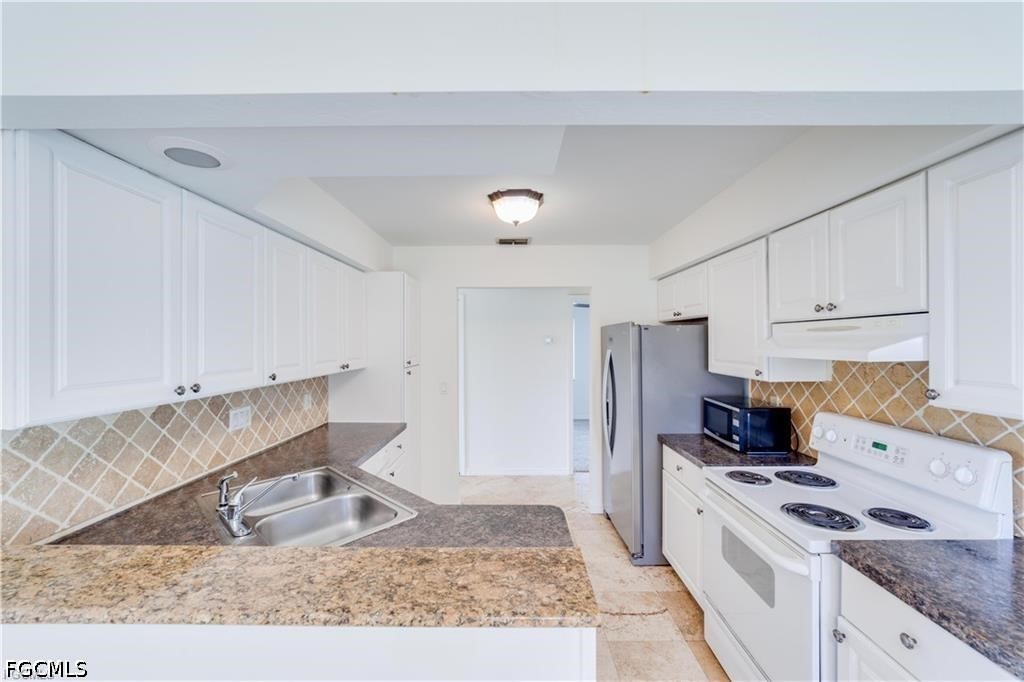 9225 Pineapple Road Fort Myers, FL 33967 - Photo 8 of 22