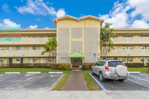 $220,000 | 11960 Northeast 19th Drive, Unit 15, North Miami, FL 33181