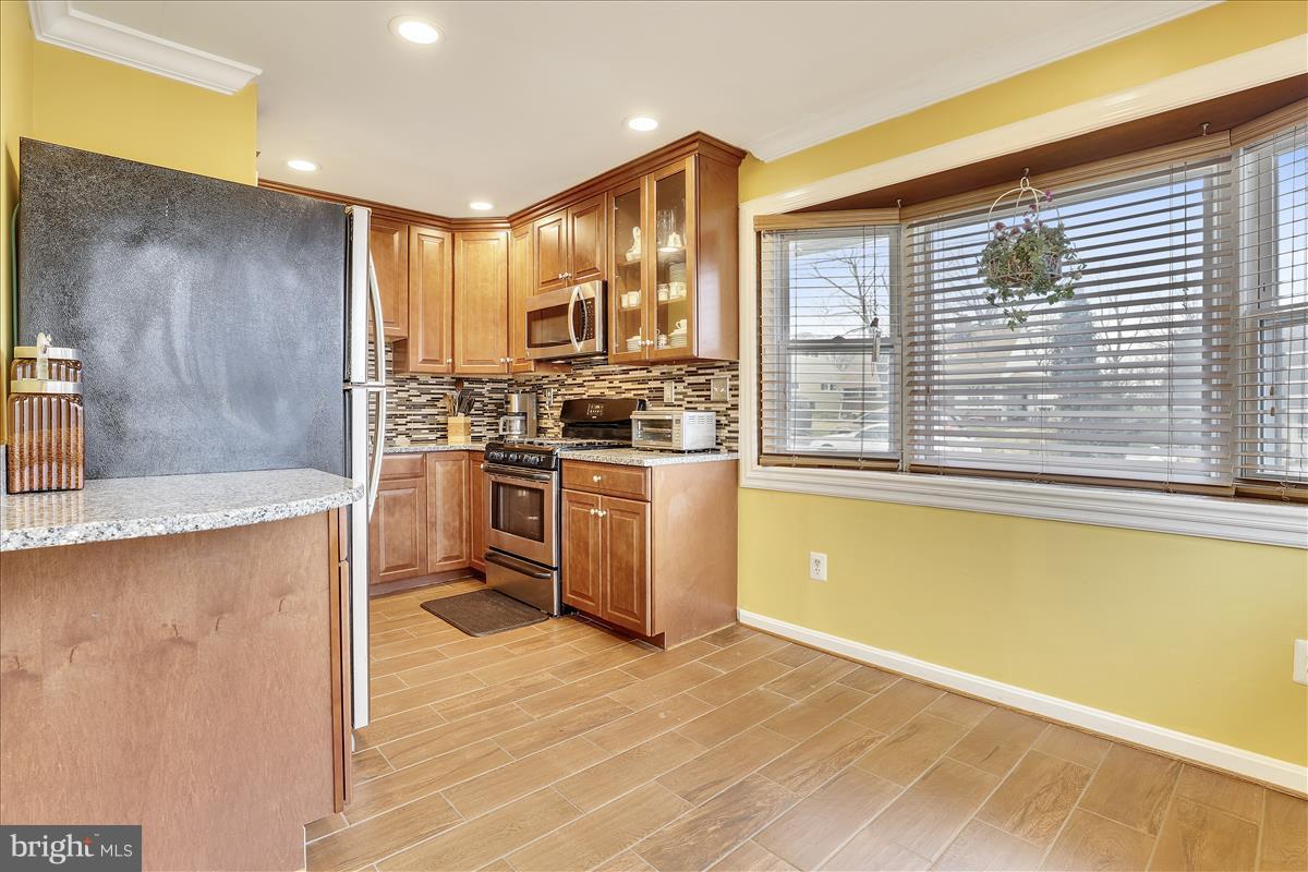 9904 Dilston Road Silver Spring, MD 20903 - Photo 3 of 22 Kitchen