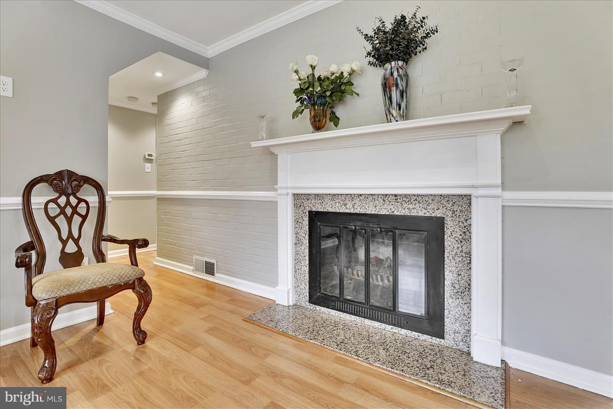 9904 Dilston Road Silver Spring, MD 20903 - Photo 7 of 22 Living Room