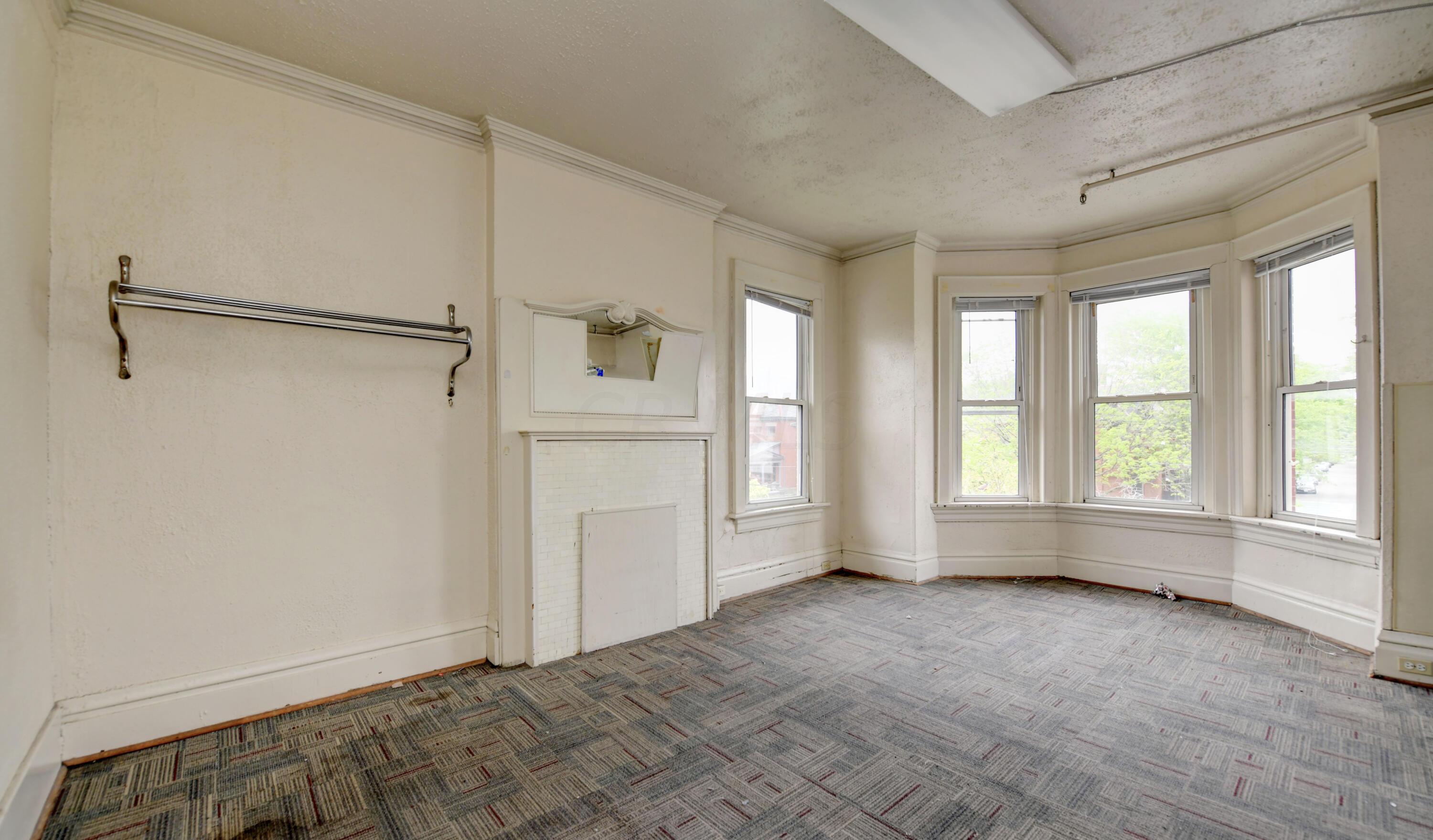 844 Bryden Road Columbus, OH 43205 - Photo 40 of 53 Second Floor Living Space