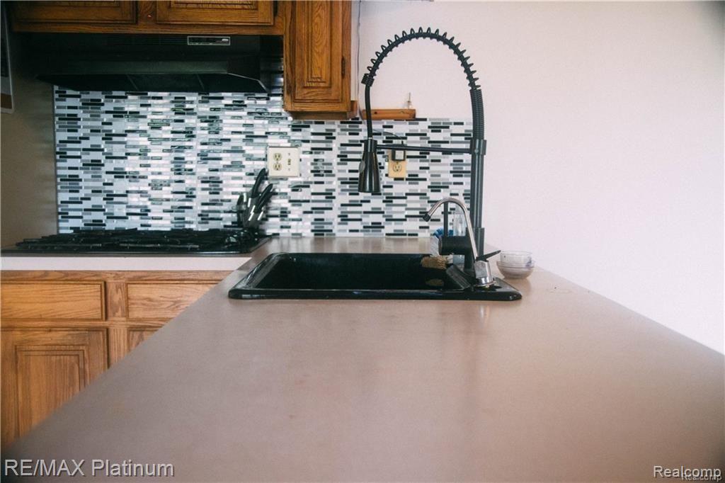 9948 Kress Road Pinckney, MI 48169 - Photo 4 of 22