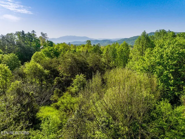 $380,000 | 1140 Crestview Drive, Pigeon Forge, TN 37863