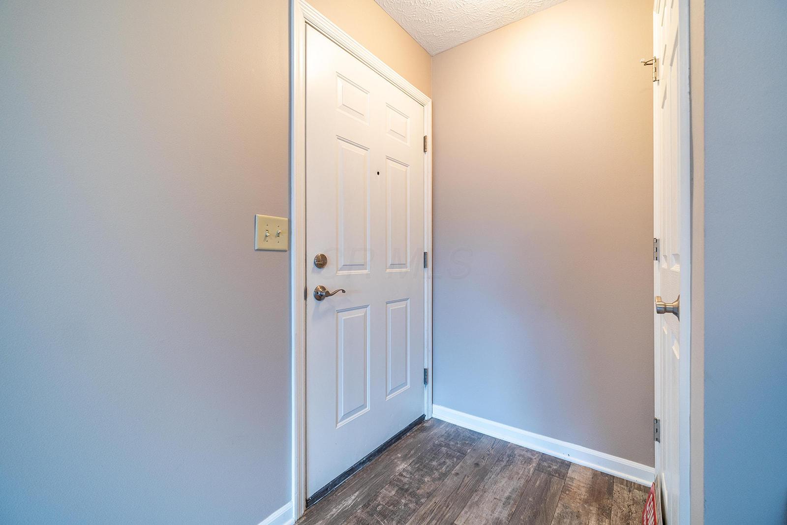 5301 Stonemeadow Avenue, Unit F Columbus, OH 43220 - Photo 12 of 21