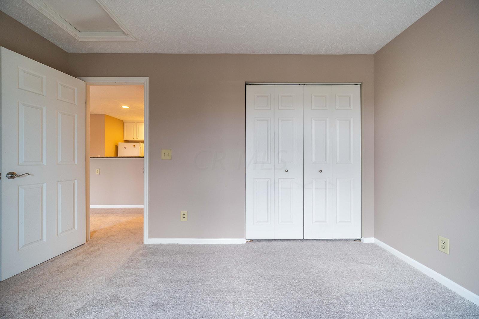 5301 Stonemeadow Avenue, Unit F Columbus, OH 43220 - Photo 18 of 21