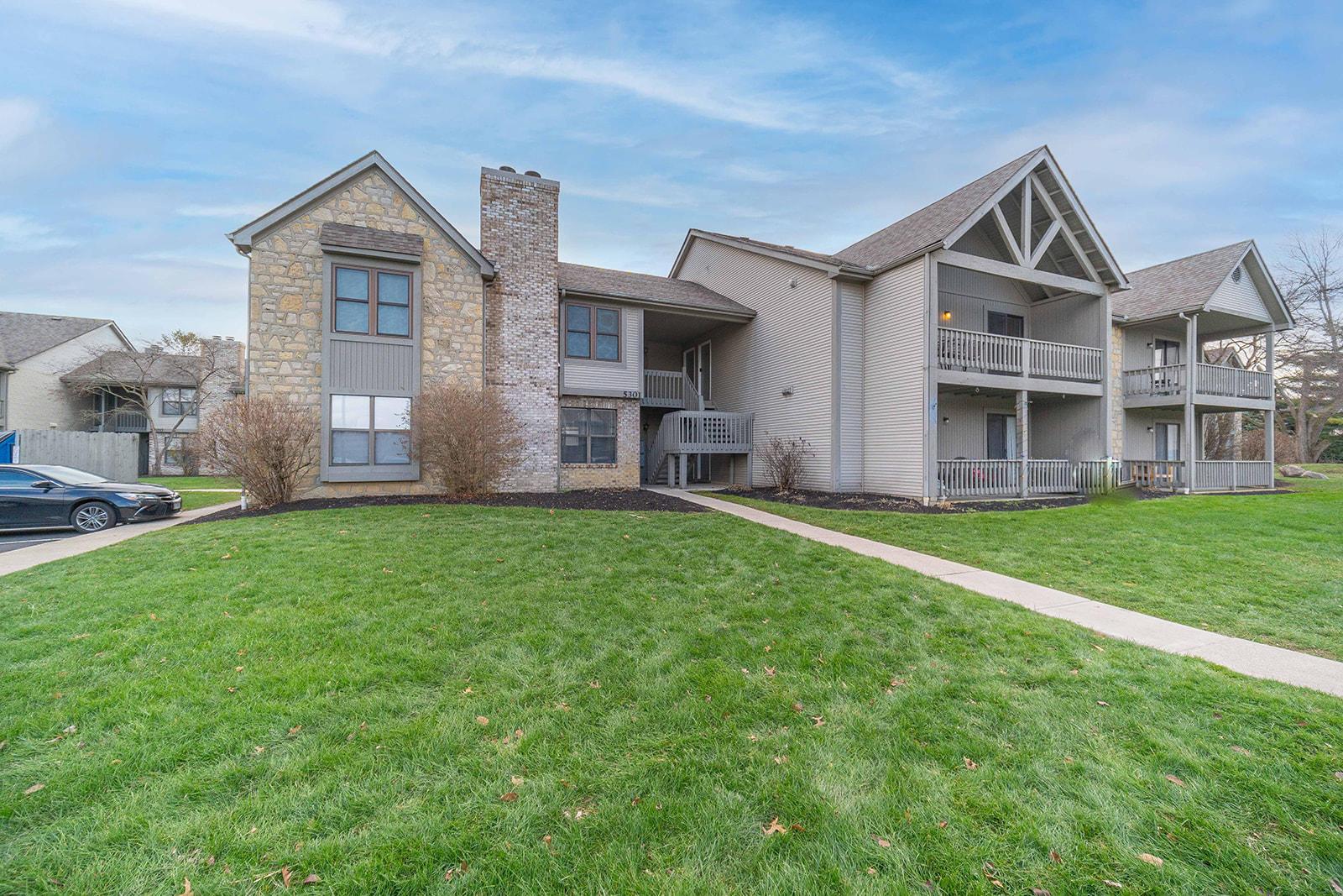 5301 Stonemeadow Avenue, Unit F Columbus, OH 43220 - Photo 2 of 21