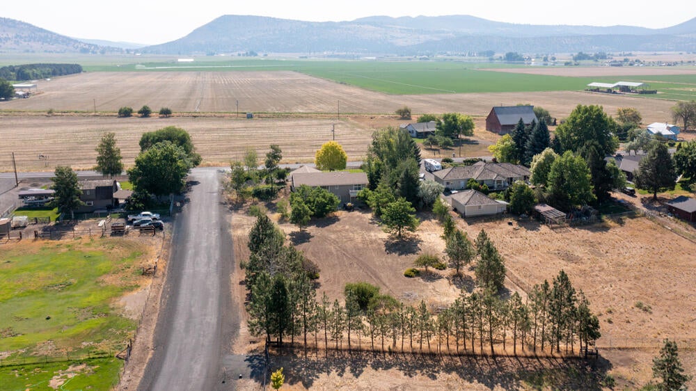 8906 Rockinghorse Lane Klamath Falls, OR 97603 - Photo 7 of 32 Drone4