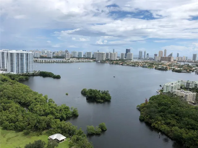 $695,000 | 16385 Biscayne Boulevard, Unit 3003, North Miami Beach, FL 33160