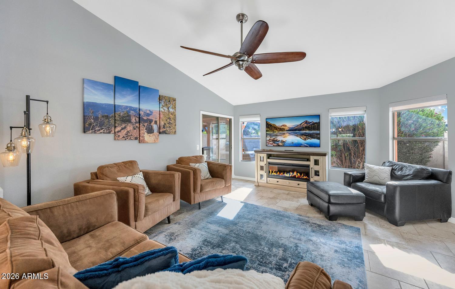 4834 East Mossman Road Phoenix, AZ 85054 - Photo 8 of 44 009-038-4834 E Mossman-1500x954