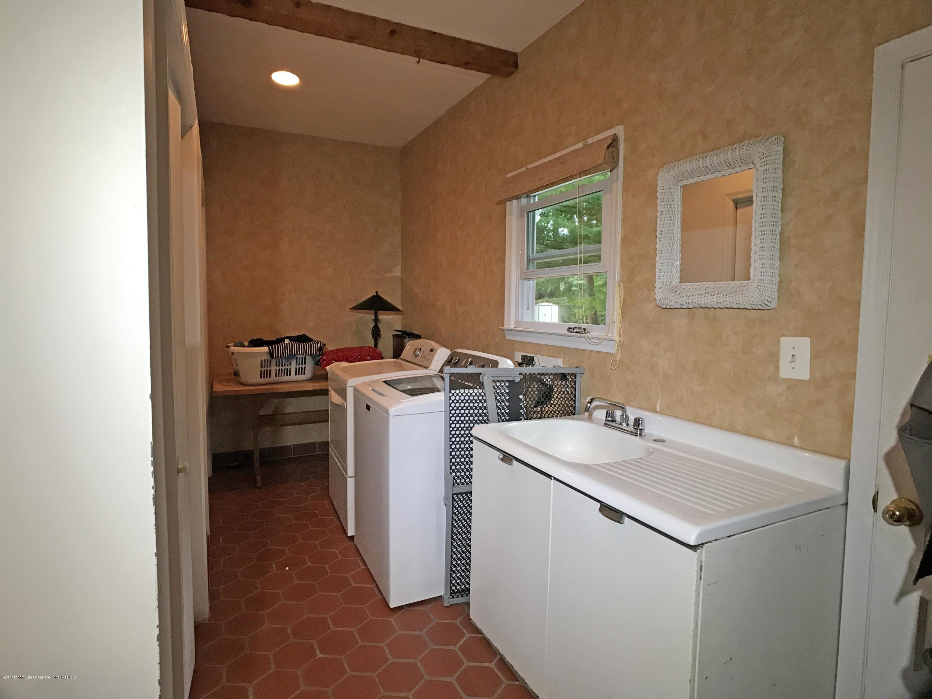 109 Rivers Edge Drive Little Silver, NJ 07739 - Photo 23 of 37 Laundrdy Room