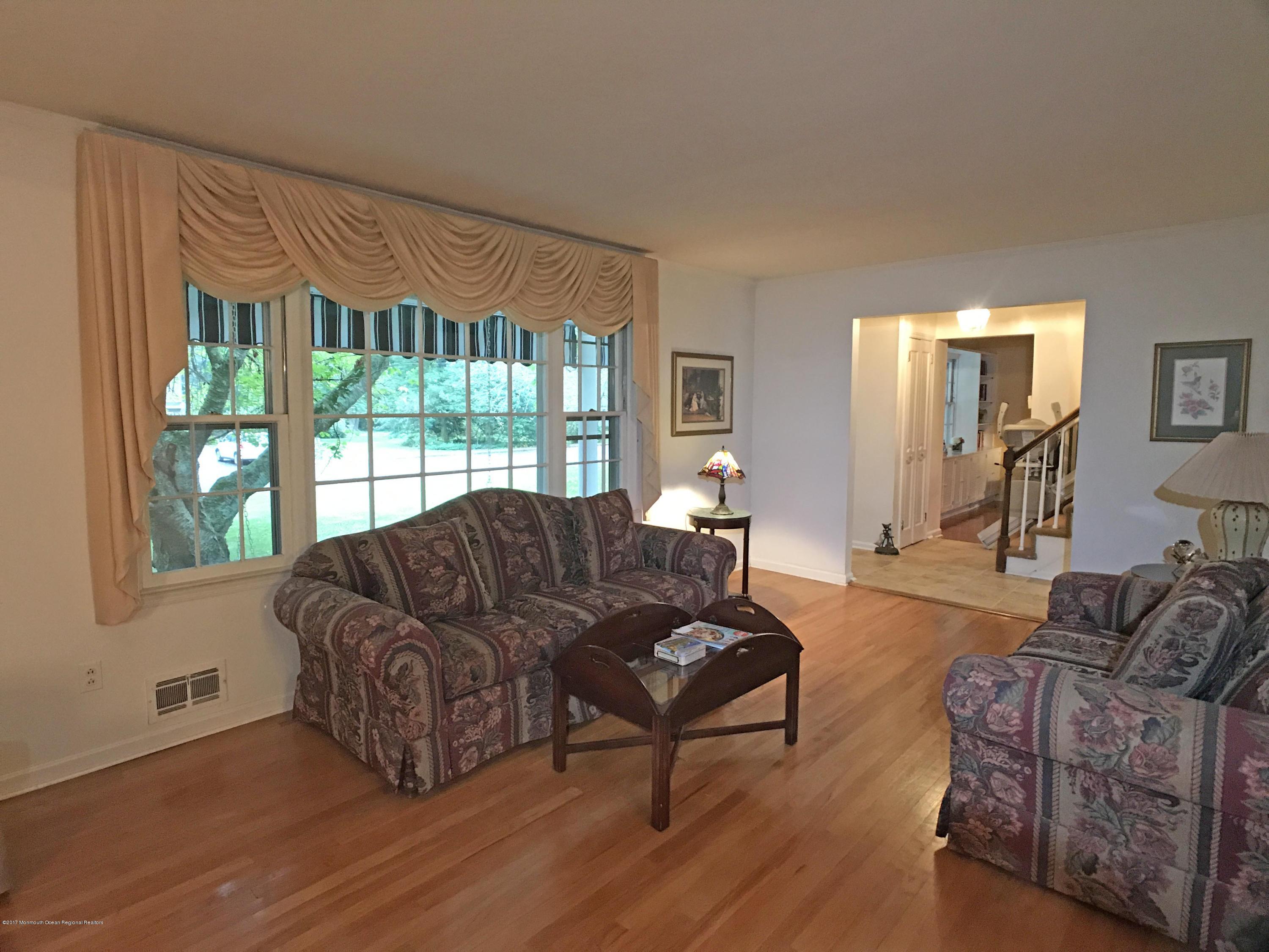 109 Rivers Edge Drive Little Silver, NJ 07739 - Photo 5 of 37 Living room Window