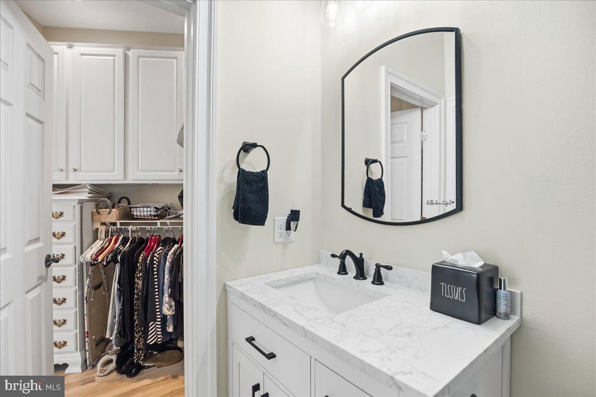 4100 Hidden Creek Road Port Republic, MD 20676 - Photo 58 of 99 Vanity to walk-in closet