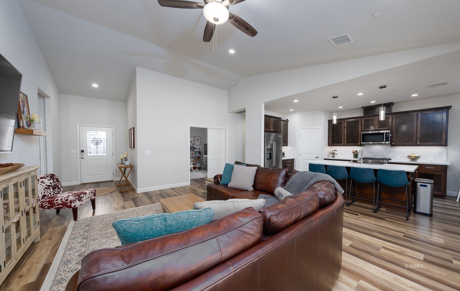 105 Rainshadow Court Ridgecrest, CA 93555 - Photo 12 of 48 Gallery Image 12