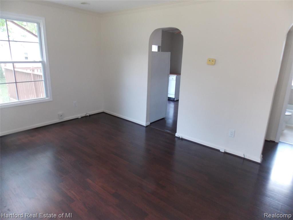 21235 Rensselaer Street Farmington Hills, MI 48336 - Photo 8 of 17