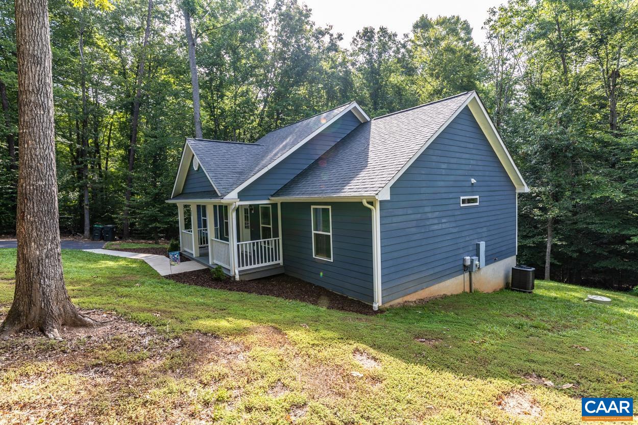 45 East Point Road Palmyra, VA 22963 - Photo 4 of 55 a view of a house with a yard