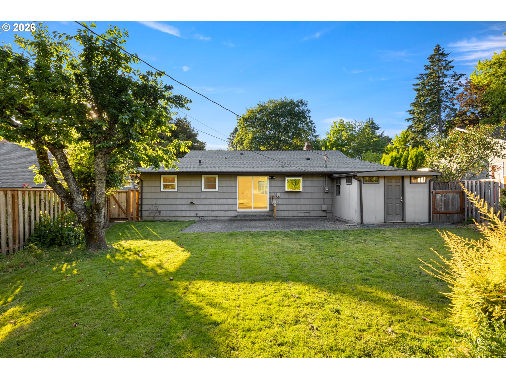 6472 Southwest 46th Place Portland, OR 97221 - Photo 6 of 31