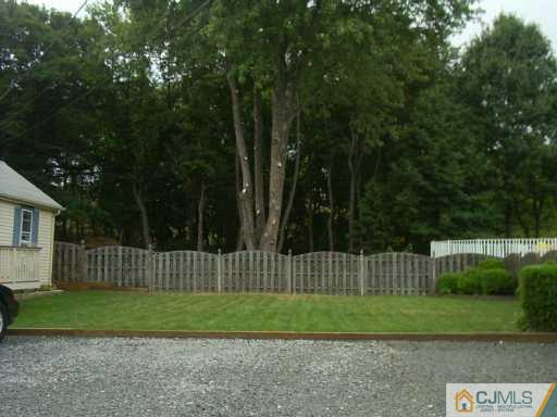35 Kearney Road Sayreville, NJ 08879 - Photo 4 of 8 Gallery Image 4