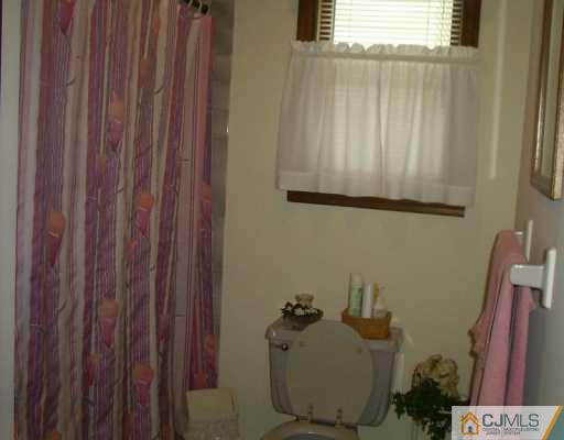 35 Kearney Road Sayreville, NJ 08879 - Photo 5 of 8 Gallery Image 5