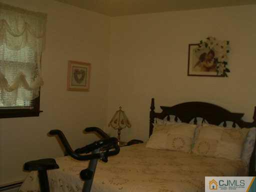 35 Kearney Road Sayreville, NJ 08879 - Photo 6 of 8 Gallery Image 6