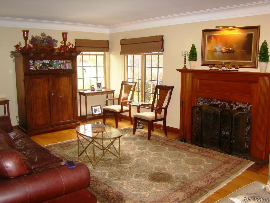 853 Barrington Road Grosse Pointe, MI 48230 - Photo 17 of 18 DSC01295.jpg