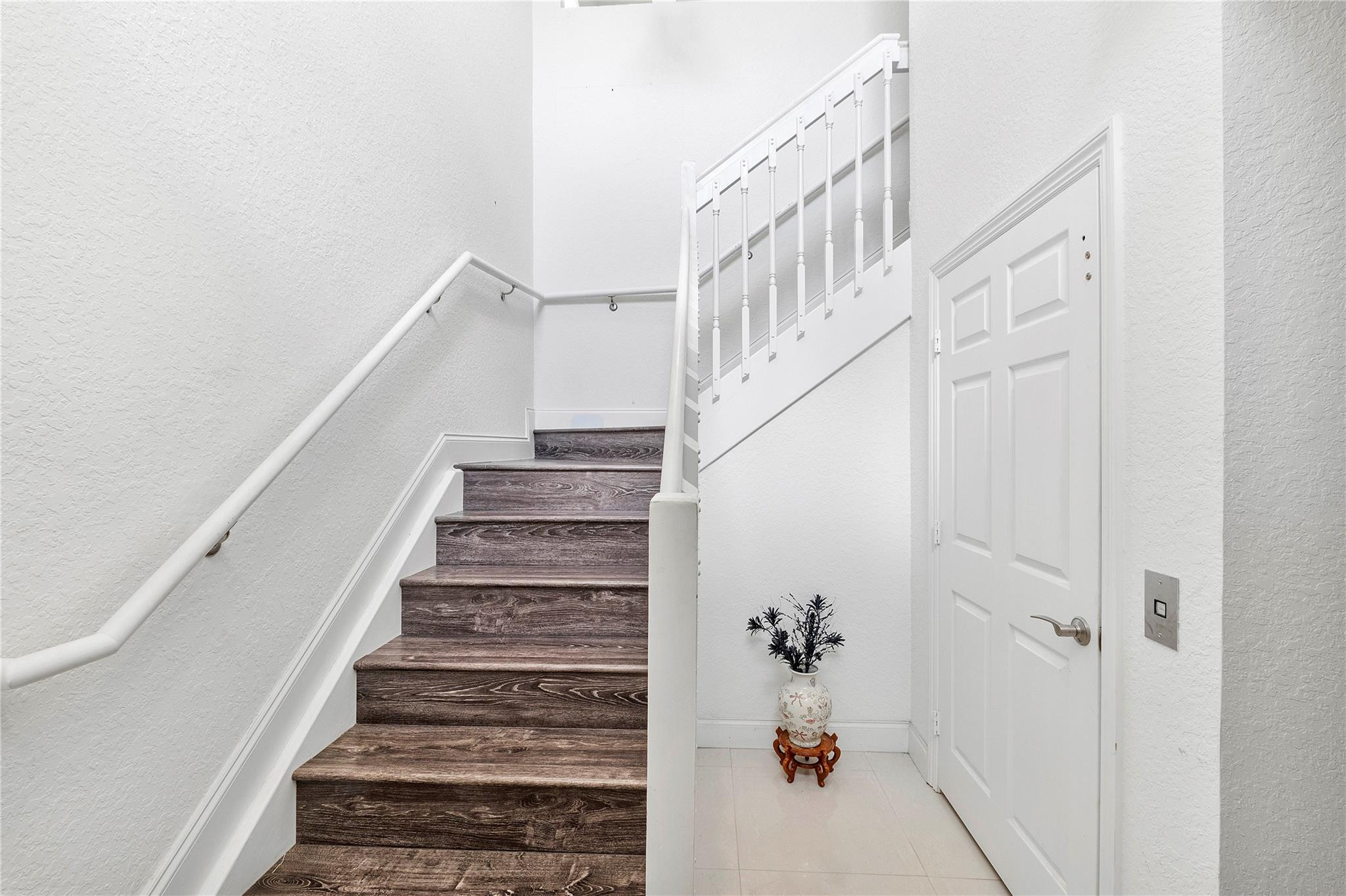 7940 Exeter Circle East, Unit 201 Tamarac, FL 33321 - Photo 4 of 36 Photo 4