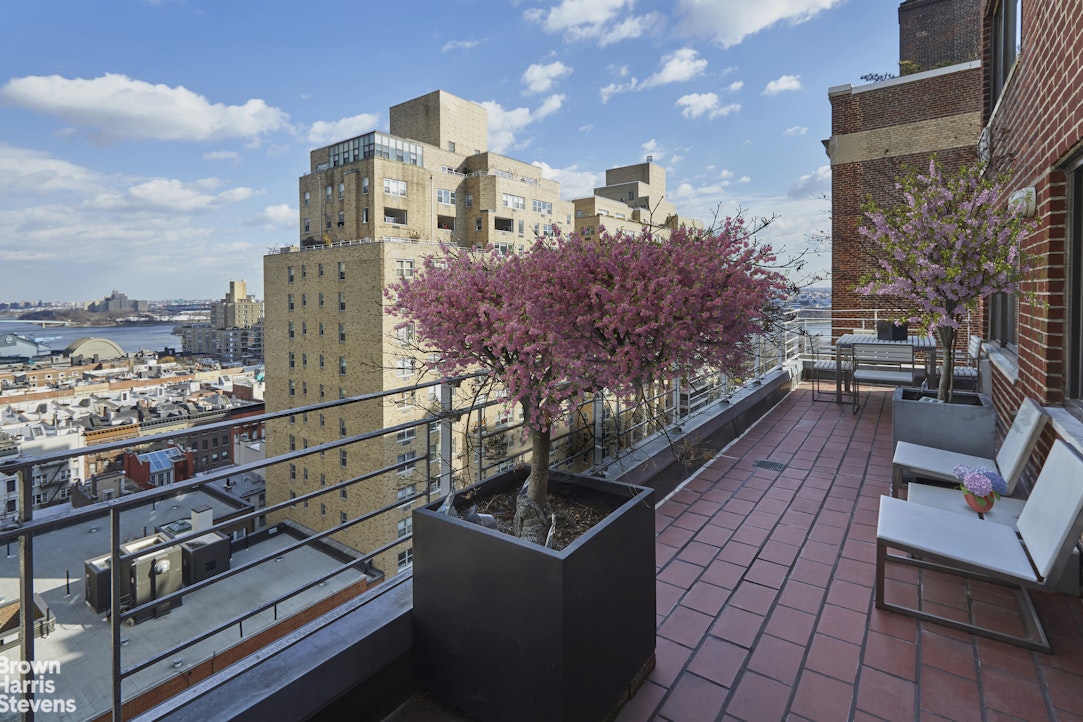 510 East 86th Street, Unit 17C Manhattan, NY 10028 - Photo 2 of 17 a view of a city with tall buildings