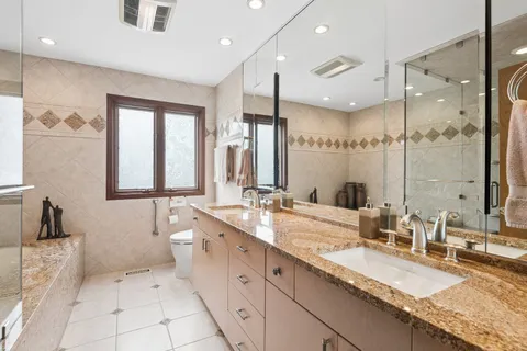 $995,000 | 2445 Vicki Lane, Northbrook, IL 60062
