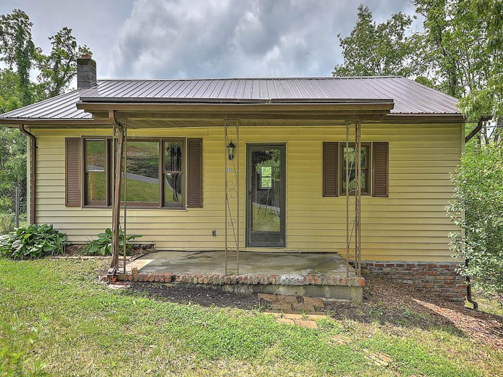 372 Greenlee Road Johnson City, TN 37601 - Photo 1 of 31 Welcome Home