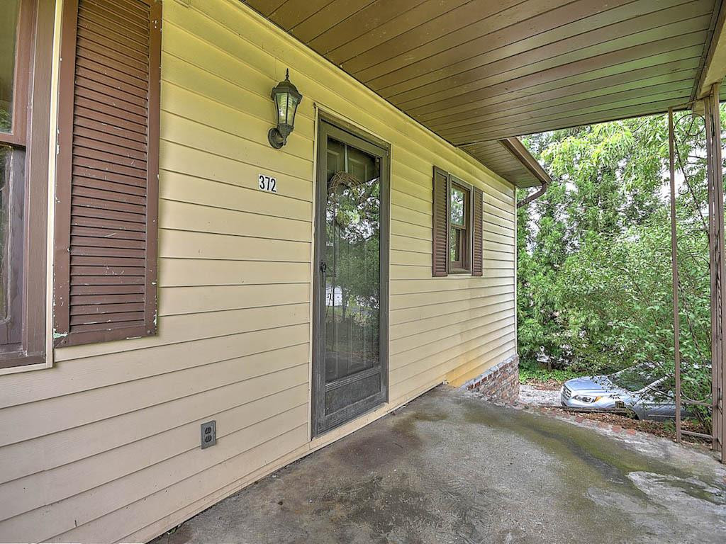 372 Greenlee Road Johnson City, TN 37601 - Photo 3 of 31 Front Porch