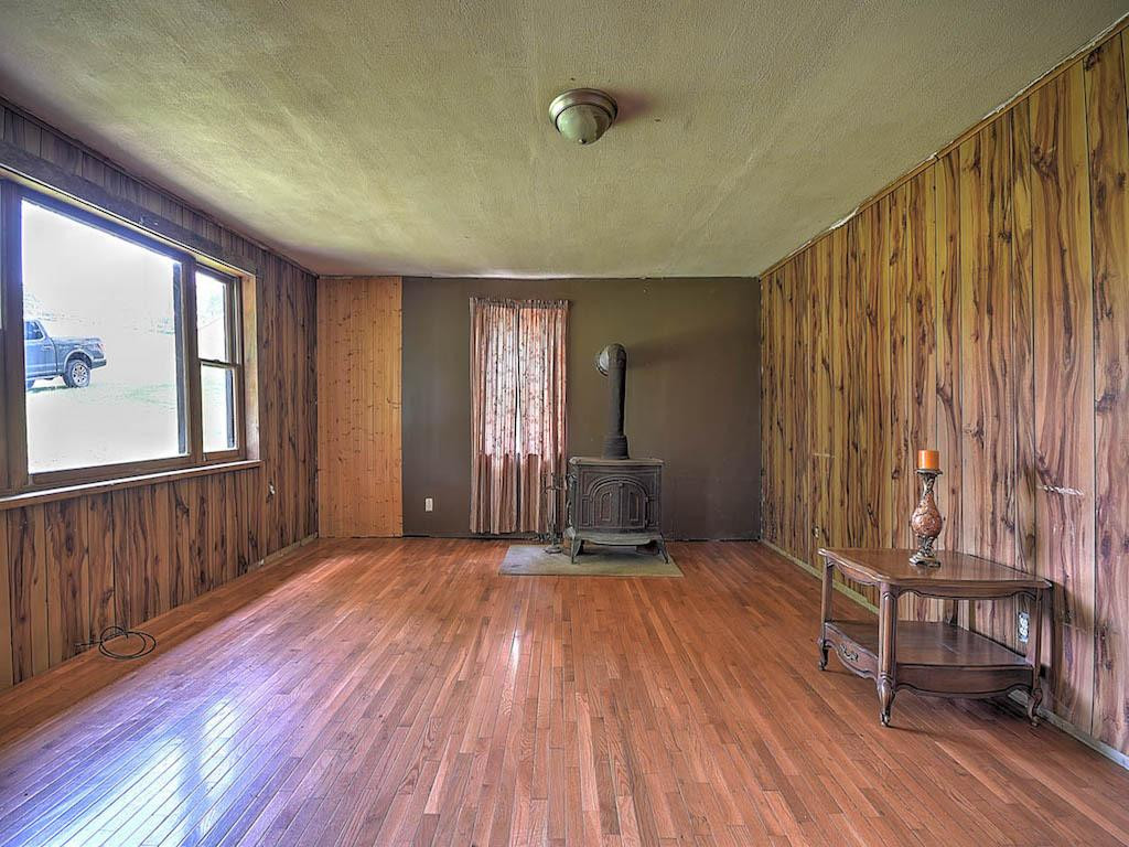 372 Greenlee Road Johnson City, TN 37601 - Photo 4 of 31 Den