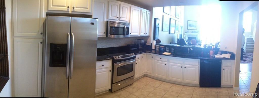 3239 Janea Rue Boulevard Monroe, MI 48162 - Photo 8 of 18 Kitchen with stainless steel appliances