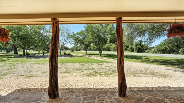 $2,500,000 | 2410 Fm 1680, Flatonia, TX 78941