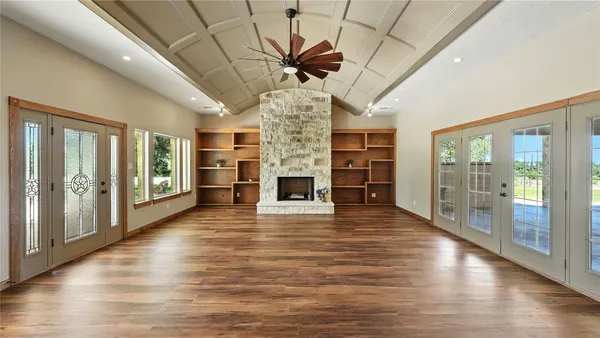 $2,500,000 | 2410 Fm 1680, Flatonia, TX 78941