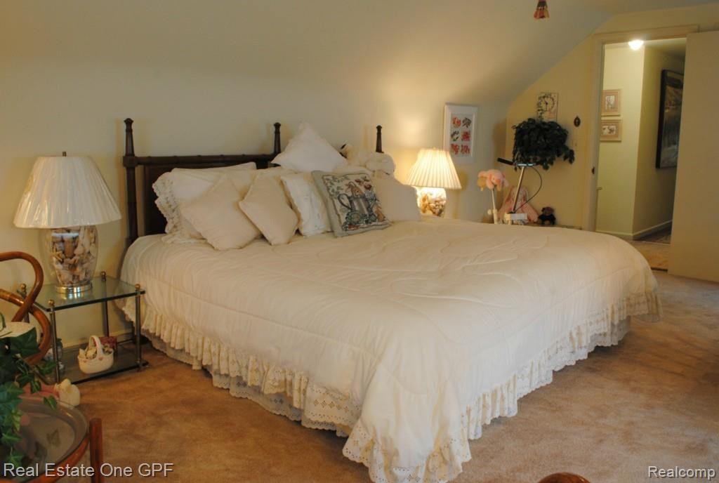 61 Handy Road Grosse Pointe, MI 48236 - Photo 25 of 26 DSC_5569.jpg