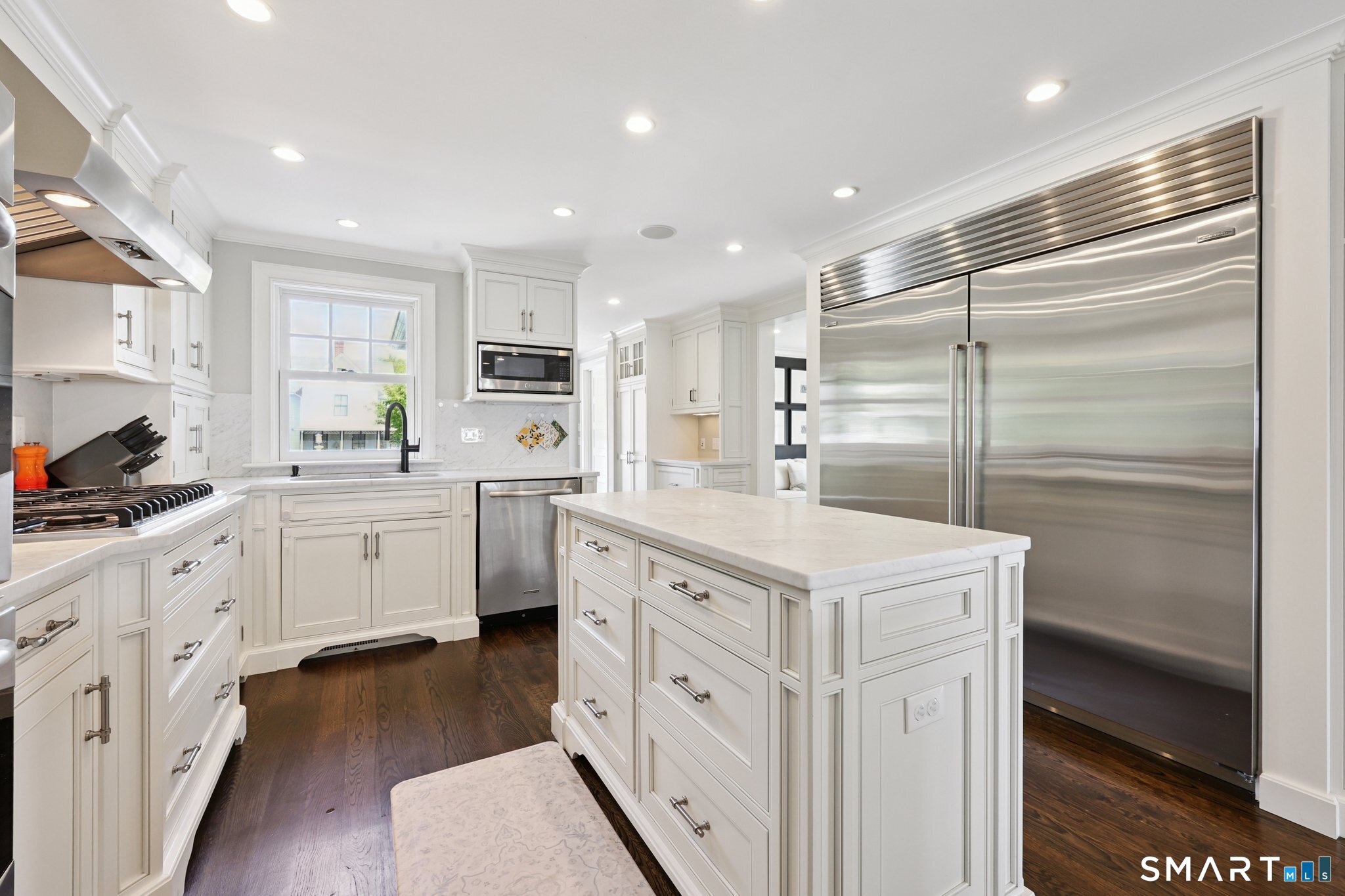 19 Middle Beach Road Madison, CT 06443 - Photo 4 of 23