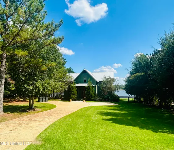 $1,495,000 | 37 Lure Line, Lumberton, MS 39455