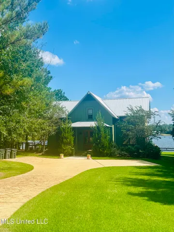 $1,495,000 | 37 Lure Line, Lumberton, MS 39455