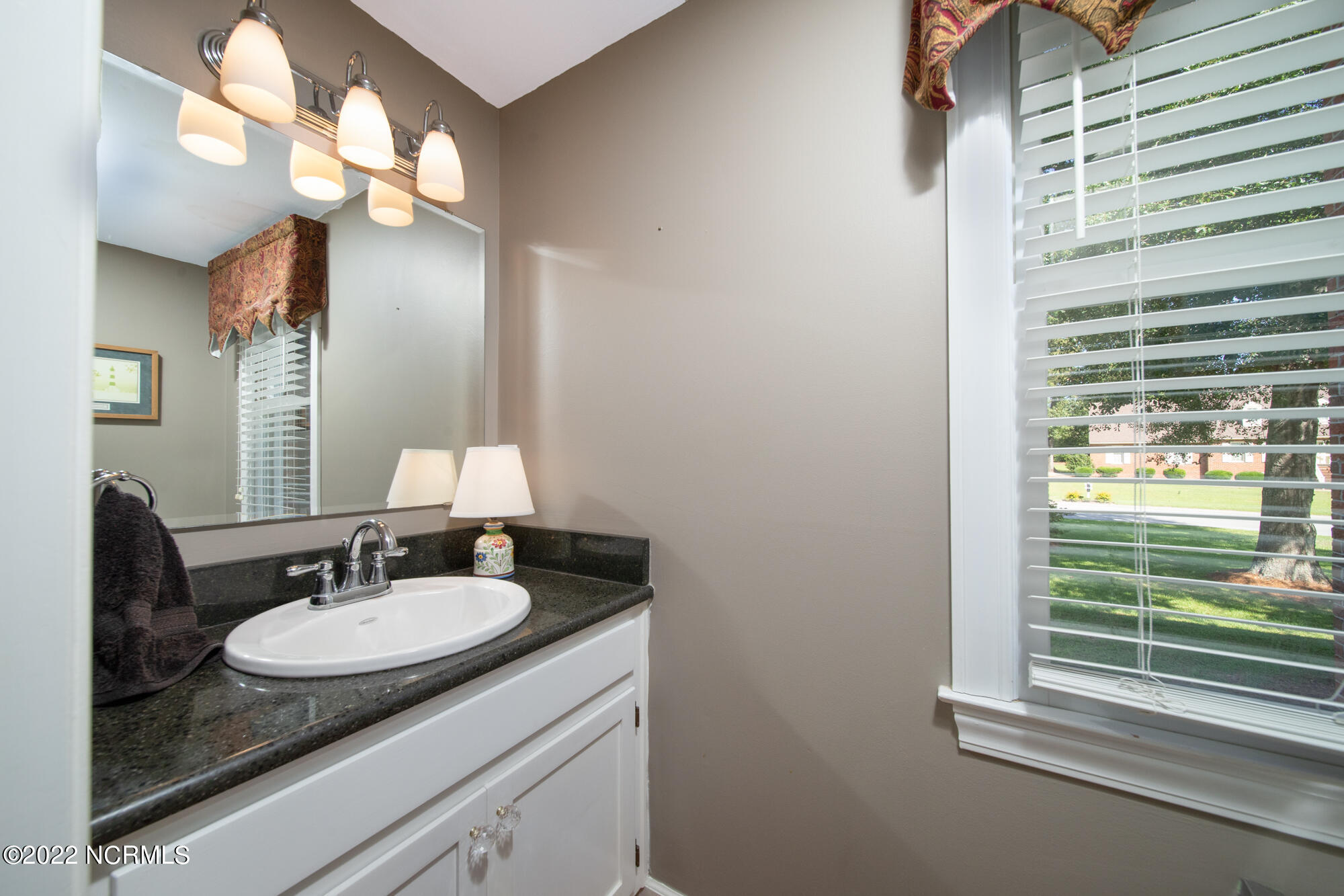 801 Lake Pointe Road New Bern, NC 28562 - Photo 14 of 40 Half-Bath