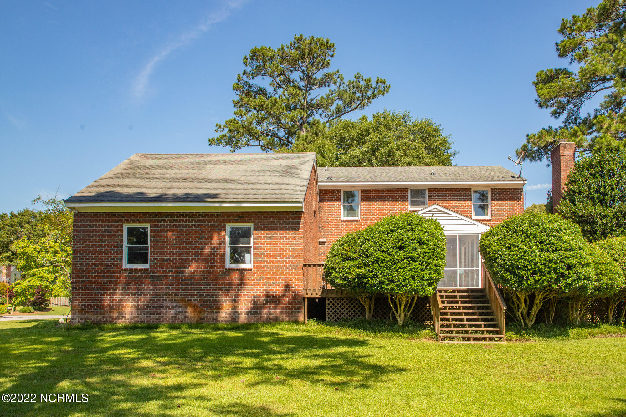 801 Lake Pointe Road New Bern, NC 28562 - Photo 29 of 40 Rear