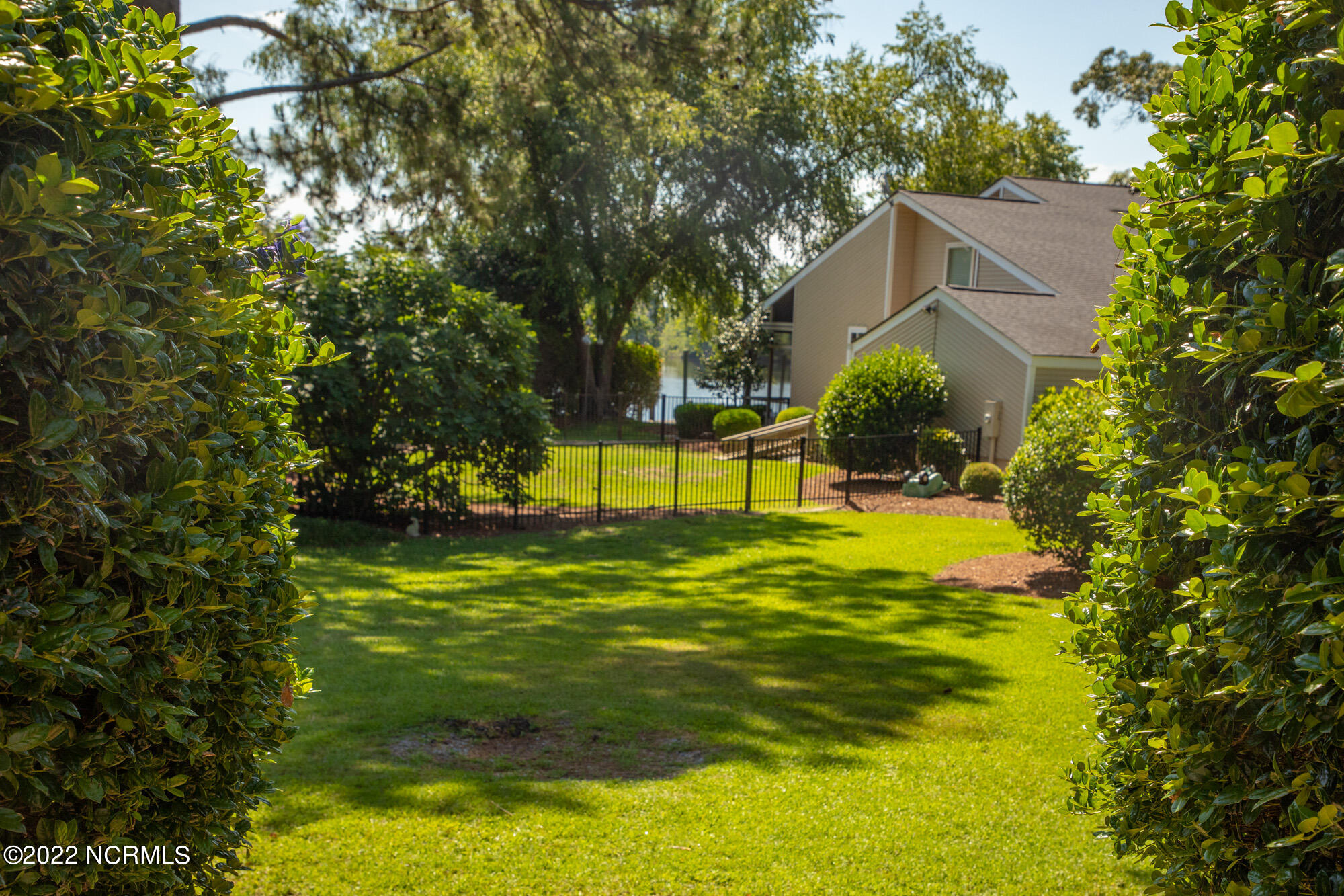801 Lake Pointe Road New Bern, NC 28562 - Photo 30 of 40 Rear