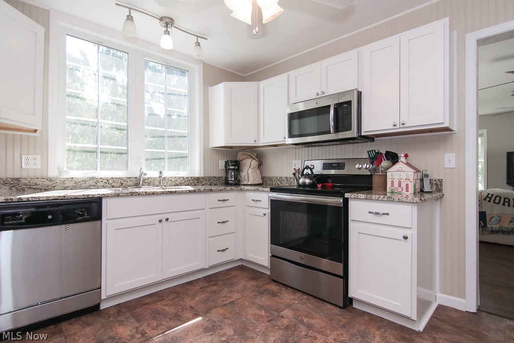 9022 Martin Road Willoughby, OH 44094 - Photo 4 of 20 Gallery Image 4