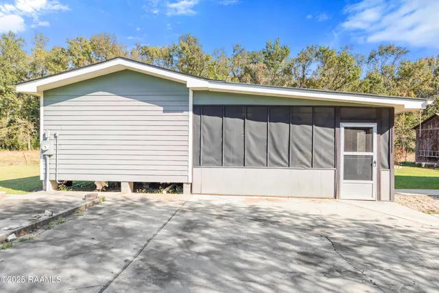 $395,000 | 308 Stelly Road, Carencro, LA 70520