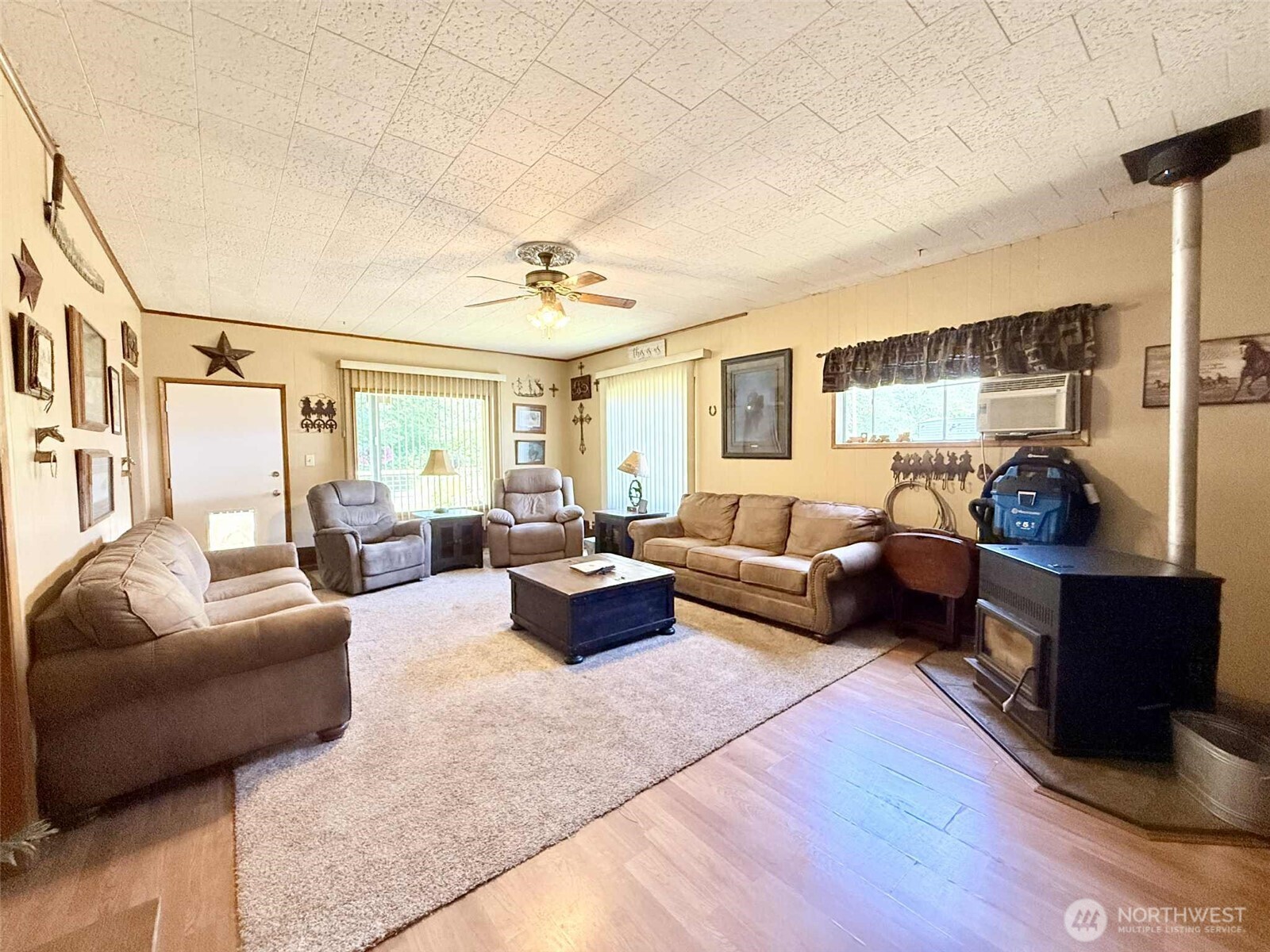 15 Heise Road South Elma, WA 98541 - Photo 5 of 40 a living room with furniture and a fireplace