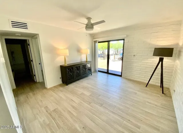 $1,900 | 5811 East Surrey Drive, Unit 2, Cave Creek, AZ 85331