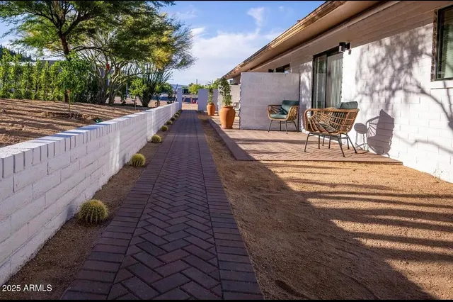 $1,900 | 5811 East Surrey Drive, Unit 2, Cave Creek, AZ 85331