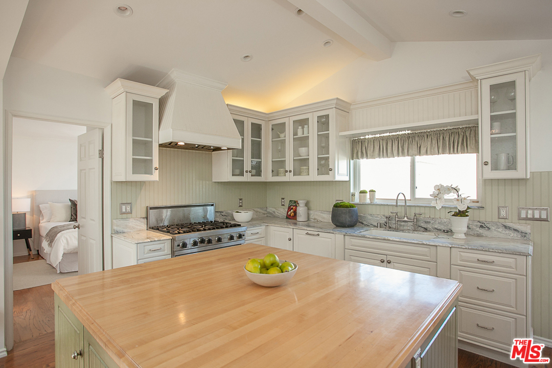 1923 Rockefeller Lane Redondo Beach, CA 90278 - Photo 13 of 32 Gallery Image 13