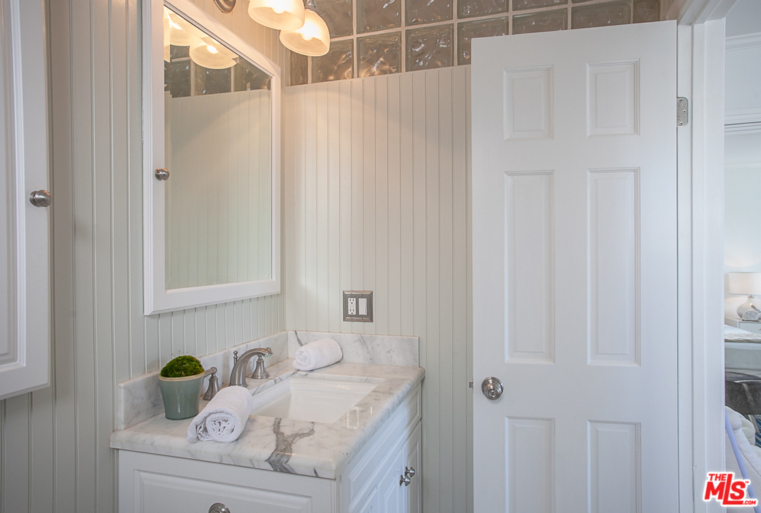 1923 Rockefeller Lane Redondo Beach, CA 90278 - Photo 22 of 32 Gallery Image 22