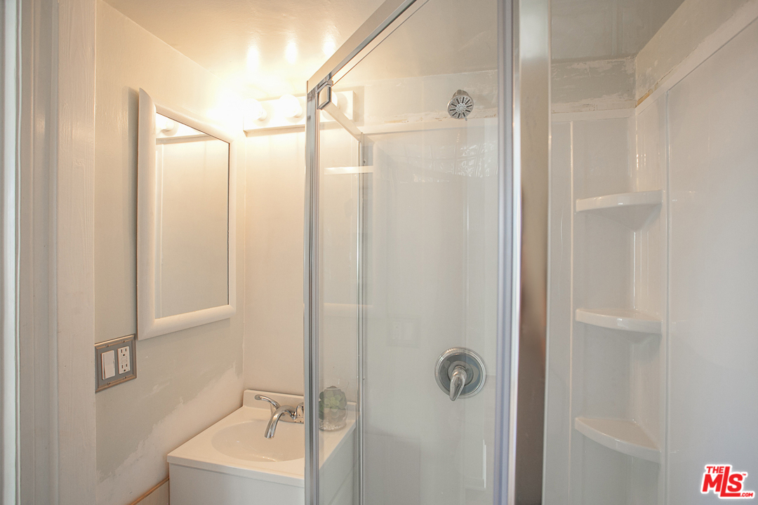 1923 Rockefeller Lane Redondo Beach, CA 90278 - Photo 24 of 32 Gallery Image 24